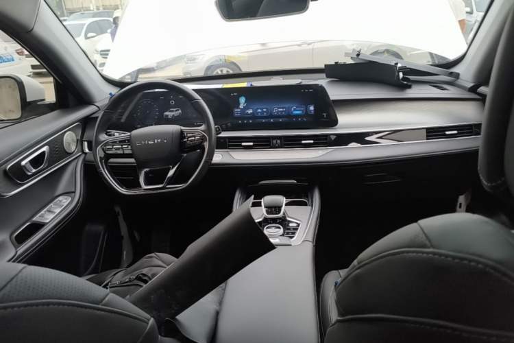 Used Chery Tiggo 8 PRO 2024 Champion Edition 290T Two-Wheel Drive Shining Version 7 Seats Center Console
