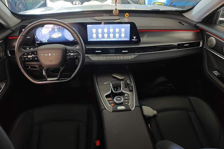 Used Chery Tiggo 8 PRO 2024 Champion Edition 290T Two-Wheel Drive Shining Version 5 Seats Center Console