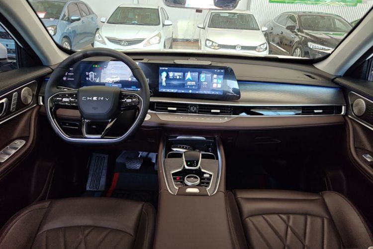 Used Chery Tiggo 8 PRO 2024 Champion Edition 390T Two-Wheel Drive Peak Version 7 Seats Center Console