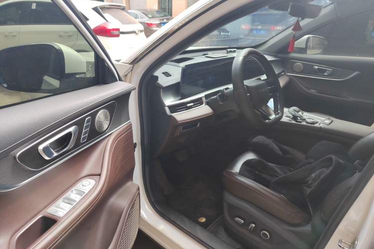 Used Chery Tiggo 8 PRO 2024 Champion Edition 390T Two-Wheel Drive Aoshi Version 5 Seats Driver Seat