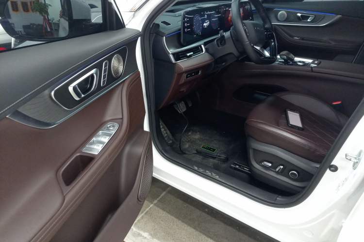 Used Chery Tiggo 8 PRO 2024 Champion Edition 390T Two-Wheel Drive Peak Version 5 Seats Driver Seat