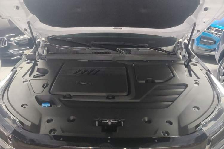 Used Chery Tiggo 8 PRO 2024 Champion Edition 290T Two-Wheel Drive Shining Version 5 Seats Engine Bay