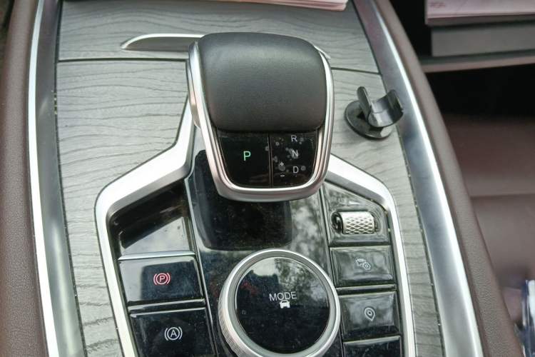 Used Chery Tiggo 8 PRO 2024 Champion Edition 390T Two-Wheel Drive Aoshi Version 7 Seats Gear Lever