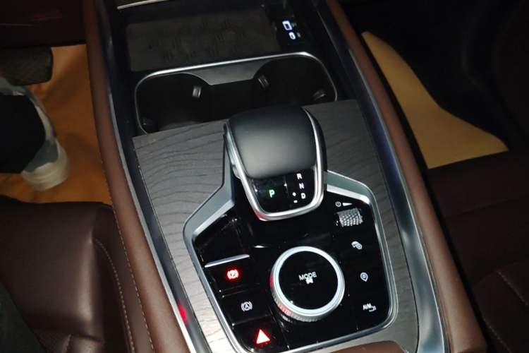Used Chery Tiggo 8 PRO 2024 Champion Edition 390T Two-Wheel Drive Peak Version 5 Seats Gear Lever