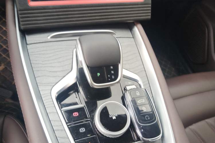 Used Chery Tiggo 8 PRO 2024 Champion Edition 390T Two-Wheel Drive Peak Version 7 Seats Gear Lever