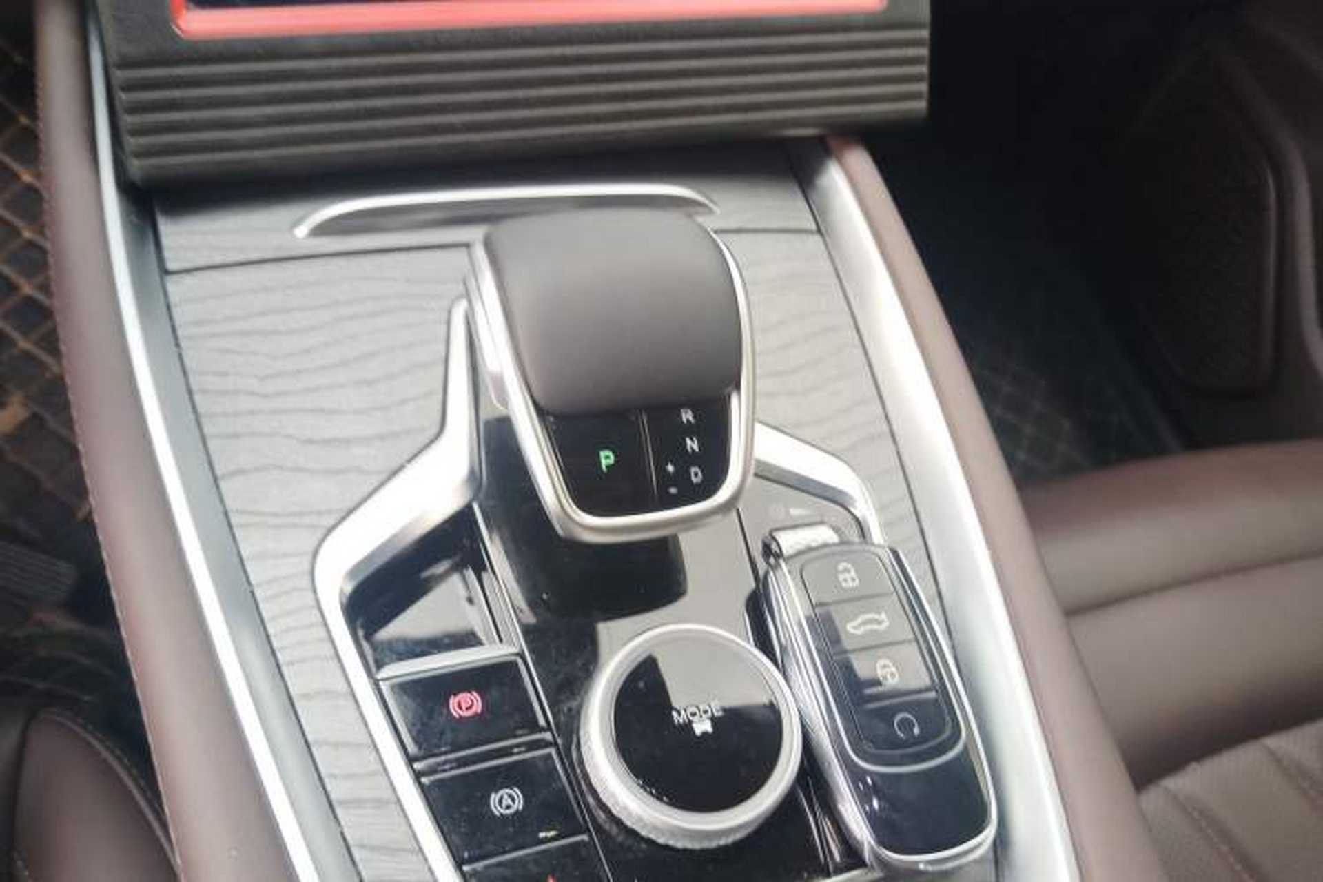 Used Chery Tiggo 8 PRO 2024 Champion Edition 390T Two-Wheel Drive Peak Version 7 Seats Gear Lever