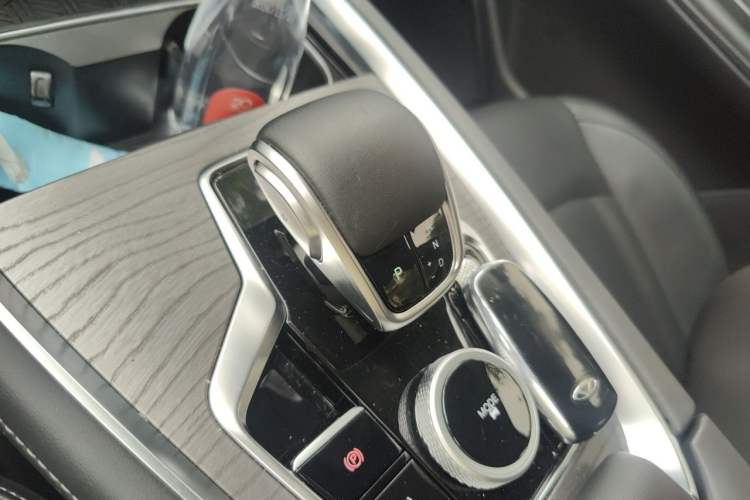 Used Chery Tiggo 8 PRO 2024 Champion Edition 290T Two-Wheel Drive Shining Version 5 Seats Gear Lever