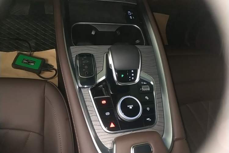 Used Chery Tiggo 8 PRO 2024 Champion Edition 390T Two-Wheel Drive Peak Version 5 Seats Gear Lever