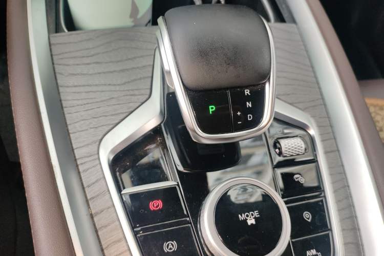 Used Chery Tiggo 8 PRO 2024 Champion Edition 290T Two-Wheel Drive Peak Version 5 Seats Gear Lever