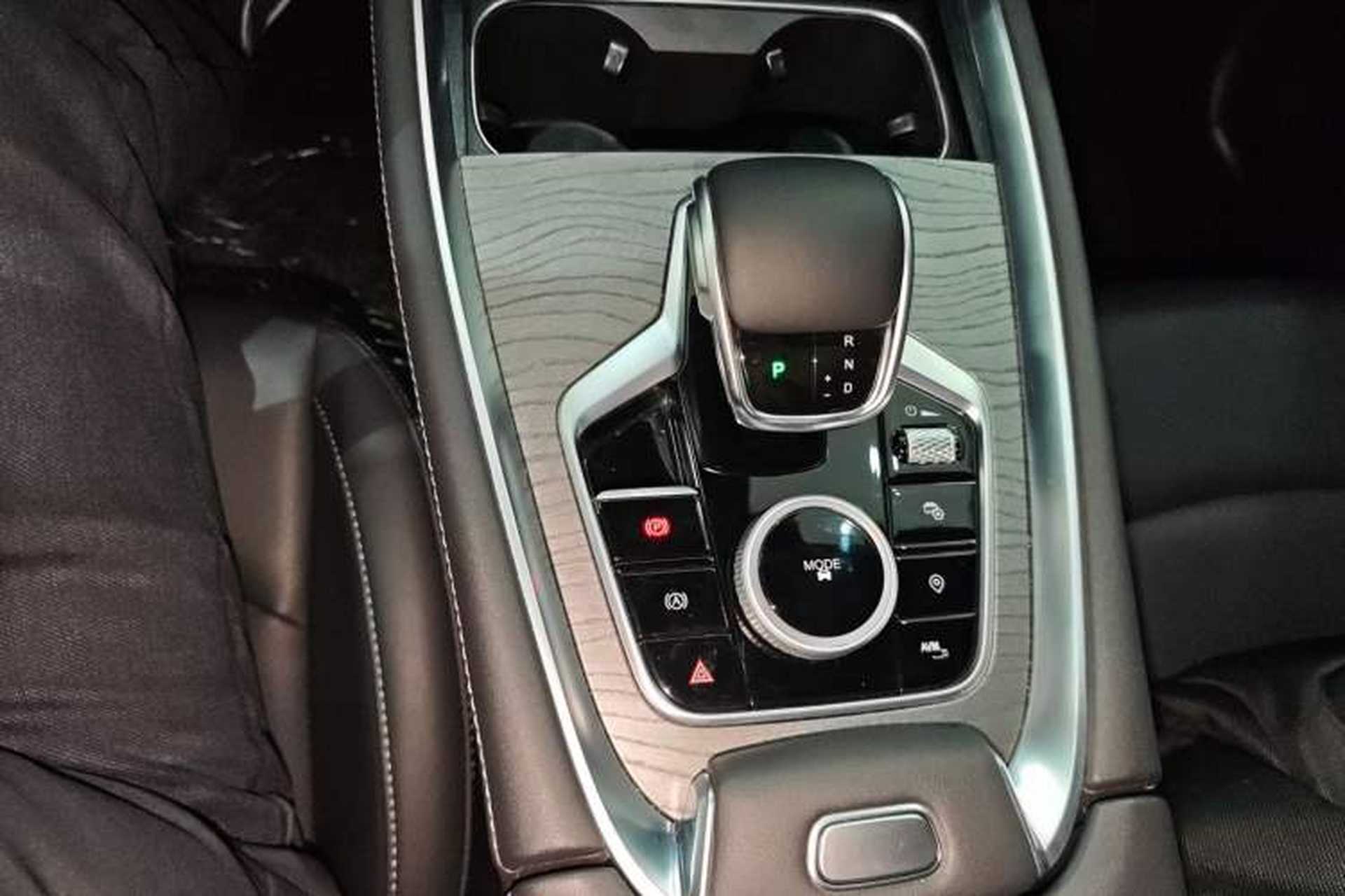 Used Chery Tiggo 8 PRO 2024 Champion Edition 290T Two-Wheel Drive Shining Version 7 Seats Gear Lever