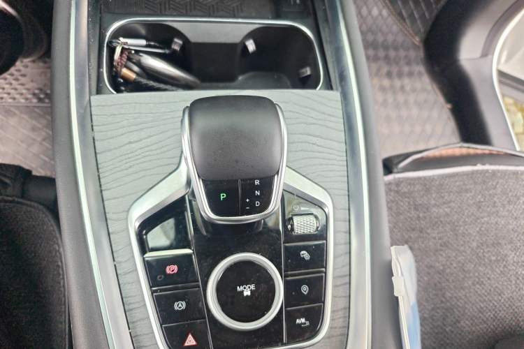 Used Chery Tiggo 8 PRO 2024 Champion Edition 290T Two-Wheel Drive Shining Version 5 Seats Gear Lever