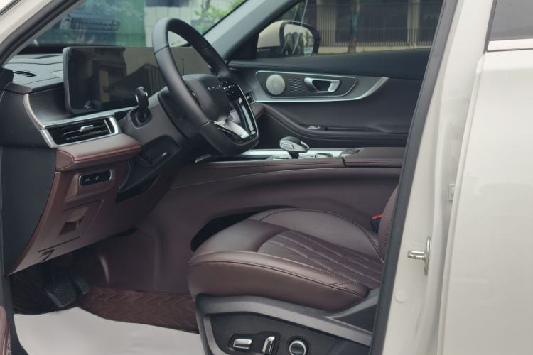 Used Chery Tiggo 8 PRO 2024 Champion Edition 390T Two-Wheel Drive Peak Version 5 Seats Interior 2