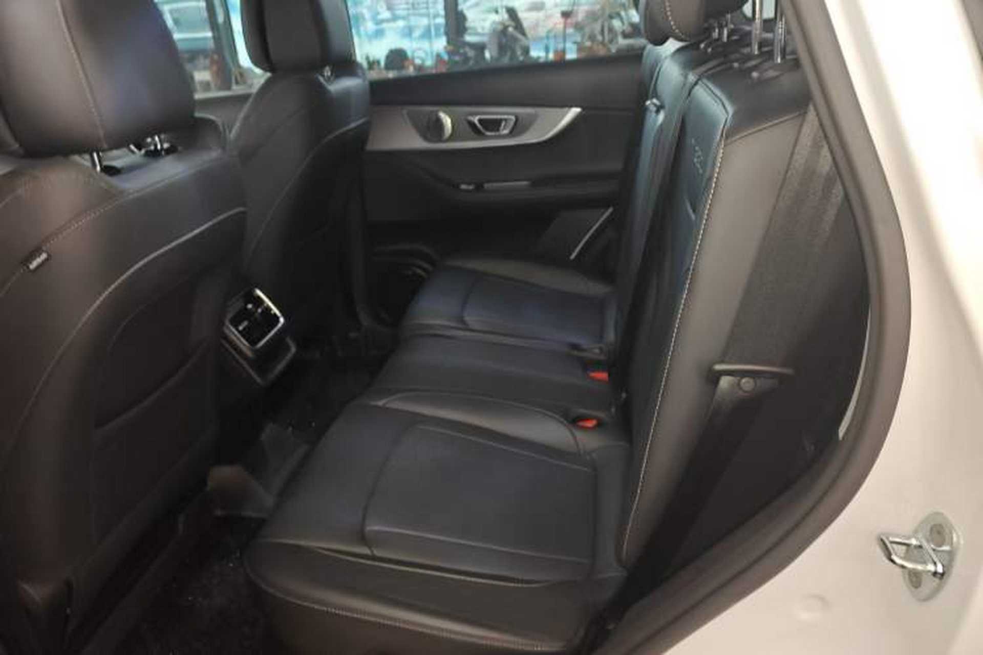Used Chery Tiggo 8 PRO 2024 Champion Edition 290T Two-Wheel Drive Shining Version 5 Seats Interior 4