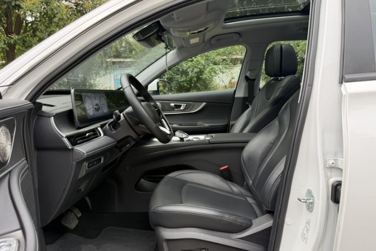 Used Chery Tiggo 8 PRO 2024 Champion Edition 290T Two-Wheel Drive Shining Version 5 Seats Interior 5