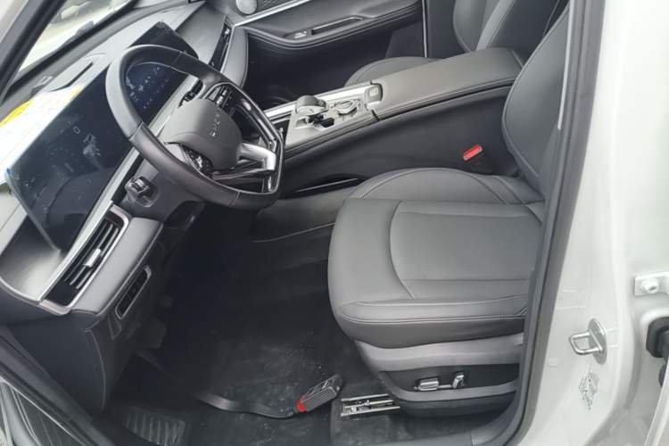 Used Chery Tiggo 8 PRO 2024 Champion Edition 290T Two-Wheel Drive Shining Version 7 Seats Left Front Seat