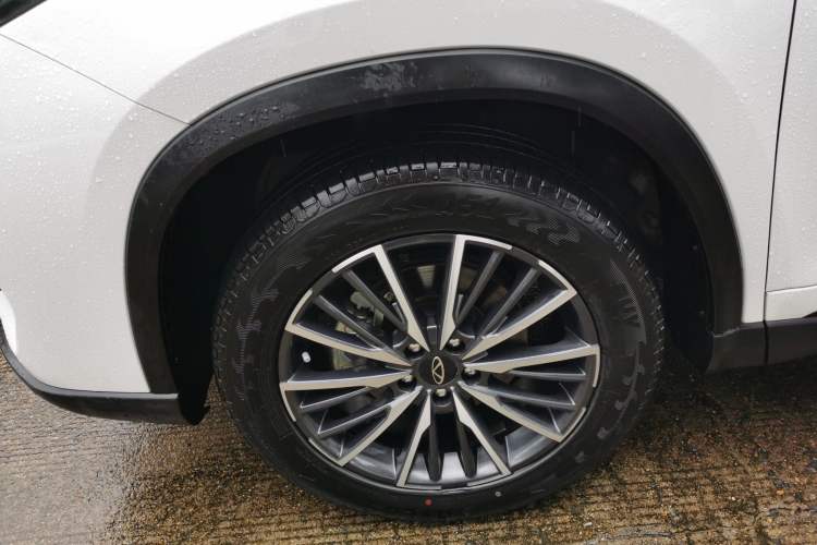 Used Chery Tiggo 8 PRO 2024 Champion Edition 290T Two-Wheel Drive Peak Version 5 Seats Left Front Wheel Hub
