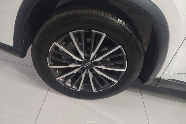 Used Chery Tiggo 8 PRO 2024 Champion Edition 290T Two-Wheel Drive Shining Version 5 Seats Left Front Wheel Hub