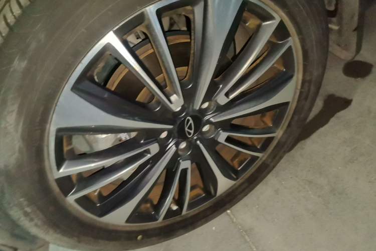 Used Chery Tiggo 8 PRO 2024 Champion Edition 390T Two-Wheel Drive Peak Version 5 Seats Left Front Wheel Hub