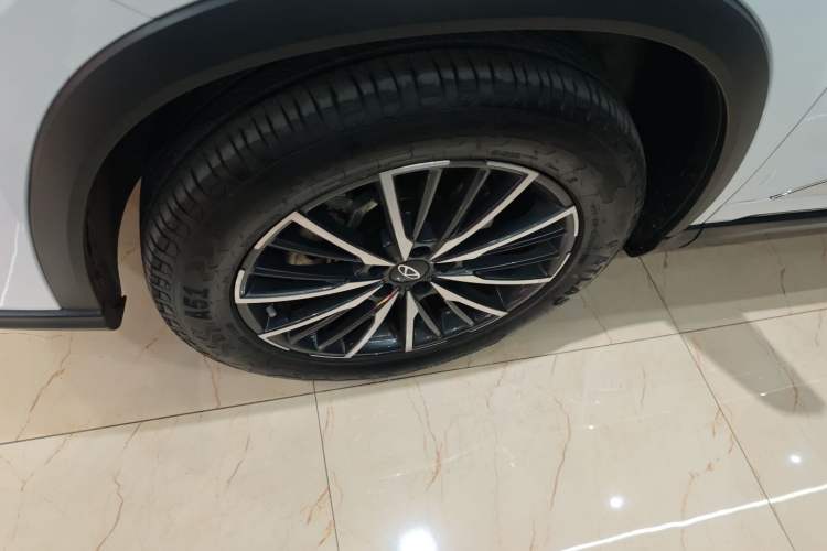 Used Chery Tiggo 8 PRO 2024 Champion Edition 290T Two-Wheel Drive Shining Version 7 Seats Left Front Wheel Hub