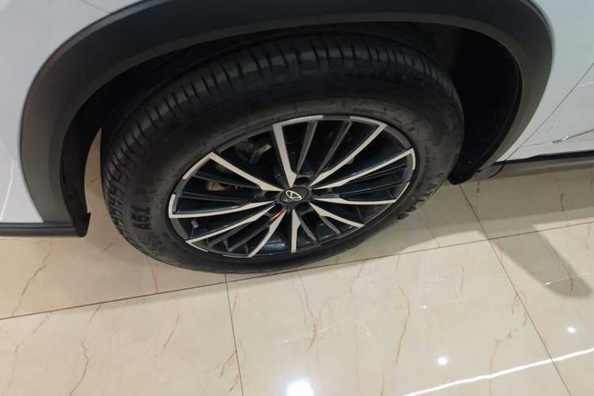 Used Chery Tiggo 8 PRO 2024 Champion Edition 290T Two-Wheel Drive Shining Version 7 Seats Left Front Wheel Hub