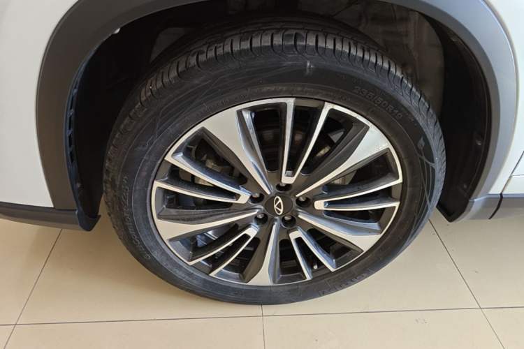 Used Chery Tiggo 8 PRO 2024 Champion Edition 390T Two-Wheel Drive Peak Version 7 Seats Left Front Wheel Hub