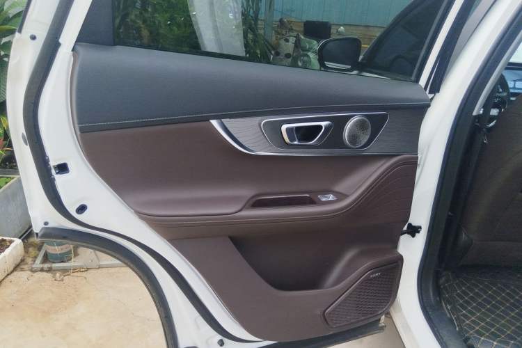 Used Chery Tiggo 8 PRO 2024 Champion Edition 390T Two-Wheel Drive Peak Version 7 Seats Left Rear Door Interior
