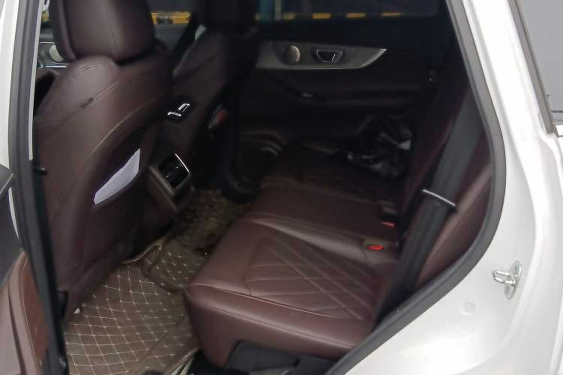 Used Chery Tiggo 8 PRO 2024 Champion Edition 390T Two-Wheel Drive Peak Version 5 Seats Left Rear Seat