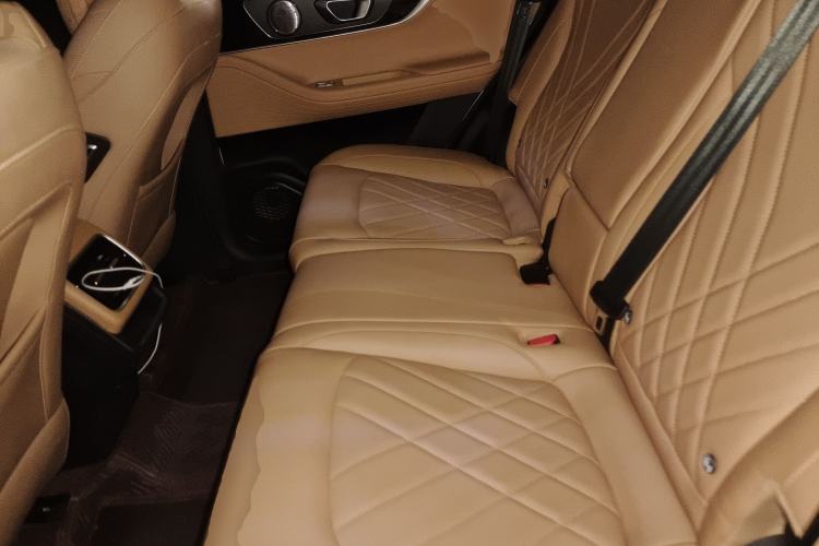Used Chery Tiggo 8 PRO 2024 Champion Edition 390T Two-Wheel Drive Peak Version 5 Seats Left Rear Seat