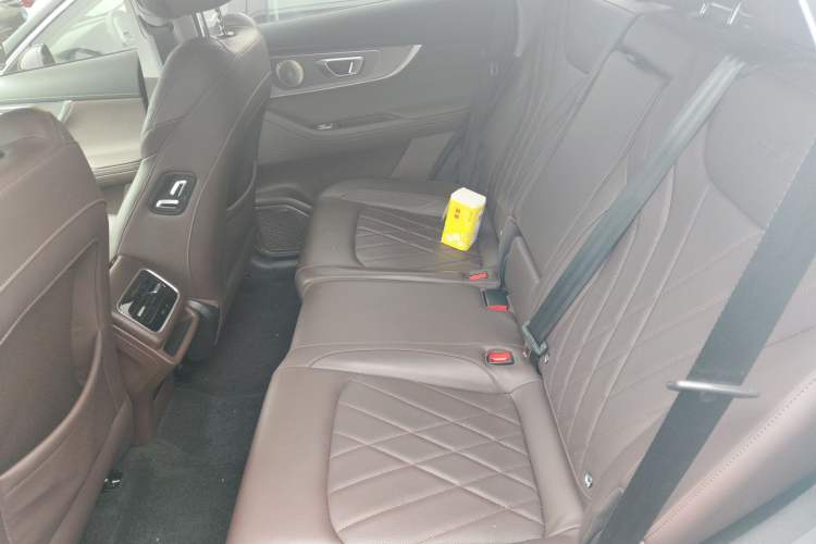 Used Chery Tiggo 8 PRO 2024 Champion Edition 390T Two-Wheel Drive Peak Version 5 Seats Left Rear Seat