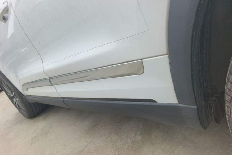 Used Chery Tiggo 8 PRO 2024 Champion Edition 290T Two-Wheel Drive Shining Version 5 Seats Left Side Sill