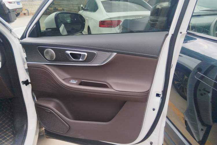 Used Chery Tiggo 8 PRO 2024 Champion Edition 390T Two-Wheel Drive Peak Version 7 Seats Right Front Door Interior