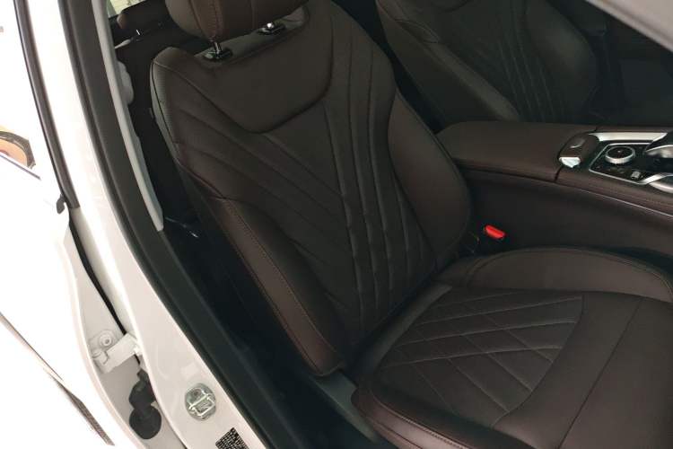 Used Chery Tiggo 8 PRO 2024 Champion Edition 290T Two-Wheel Drive Peak Version 5 Seats Right Front Seat