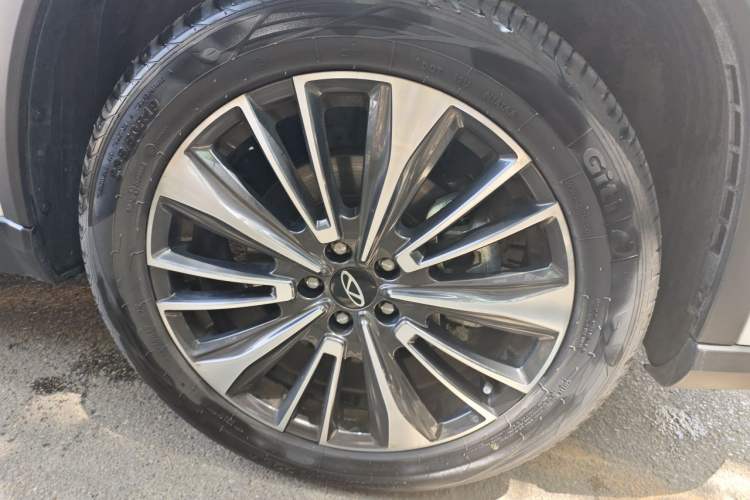 Used Chery Tiggo 8 PRO 2024 Champion Edition 390T Two-Wheel Drive Peak Version 5 Seats Right Front Wheel Hub