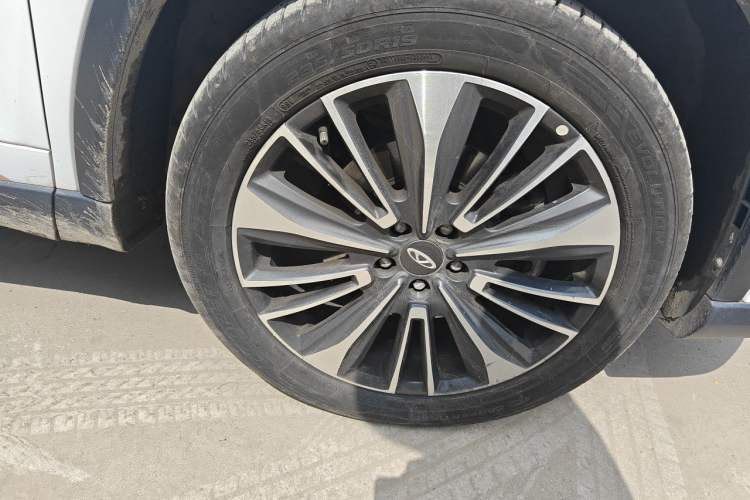 Used Chery Tiggo 8 PRO 2024 Champion Edition 390T Two-Wheel Drive Peak Version 5 Seats Right Front Wheel Hub