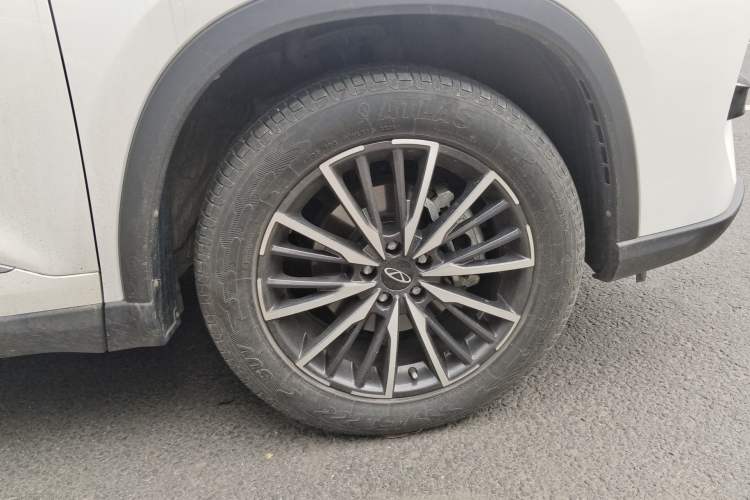 Used Chery Tiggo 8 PRO 2024 Champion Edition 290T Two-Wheel Drive Shining Version 7 Seats Right Front Wheel Hub