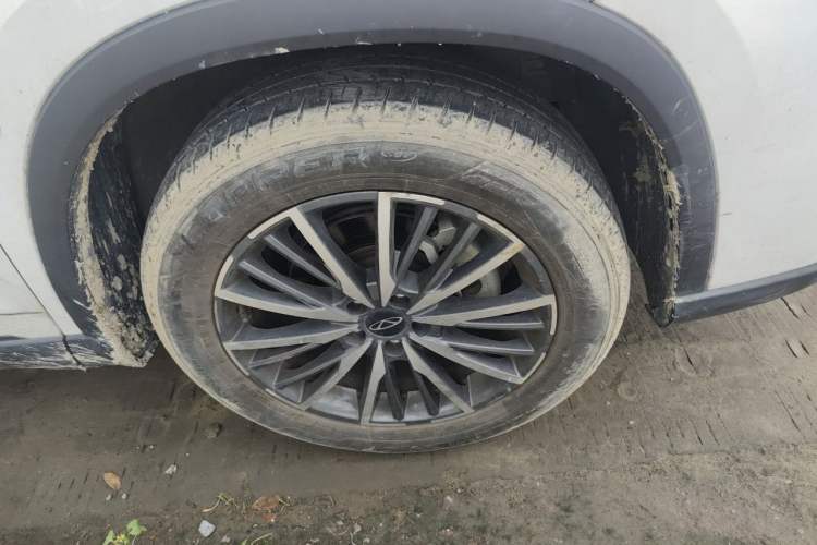 Used Chery Tiggo 8 PRO 2024 Champion Edition 290T Two-Wheel Drive Shining Version 5 Seats Right Front Wheel Hub