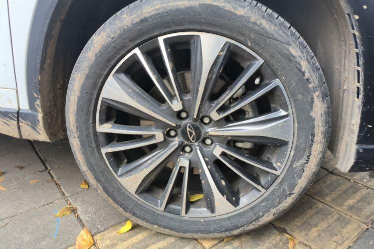 Used Chery Tiggo 8 PRO 2024 Champion Edition 390T Two-Wheel Drive Peak Version 7 Seats Right Front Wheel Hub