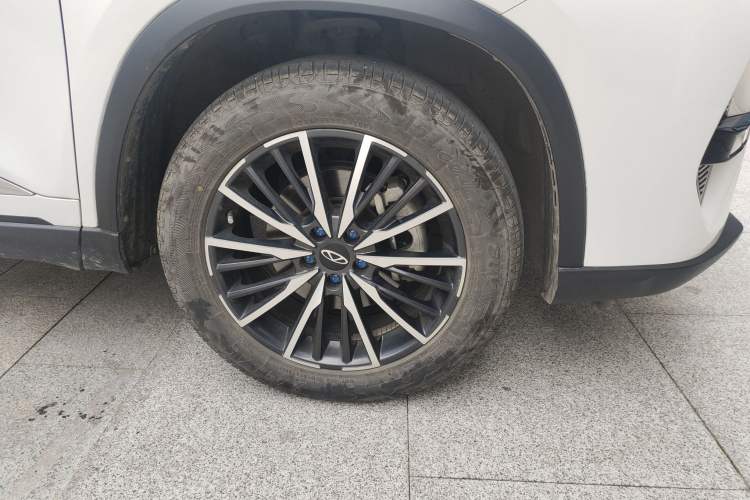 Used Chery Tiggo 8 PRO 2024 Champion Edition 290T Two-Wheel Drive Peak Version 5 Seats Right Front Wheel Hub