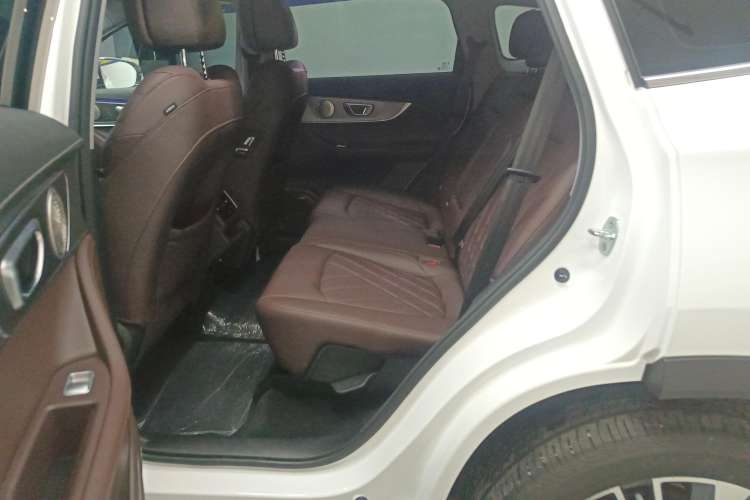 Used Chery Tiggo 8 PRO 2024 Champion Edition 390T Two-Wheel Drive Peak Version 5 Seats Right Rear Seat