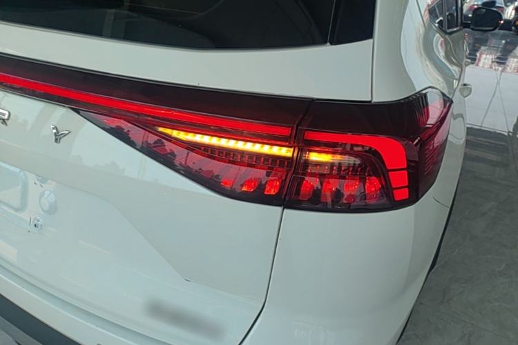 Used Chery Tiggo 8 PRO 2024 Champion Edition 290T Two-Wheel Drive Peak Version 5 Seats Right Rear Taillight