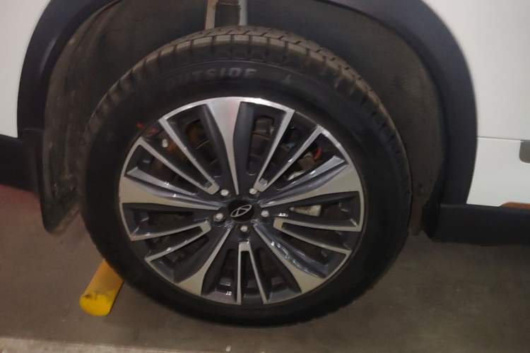 Used Chery Tiggo 8 PRO 2024 Champion Edition 390T Two-Wheel Drive Peak Version 5 Seats Right Rear Wheel Hub