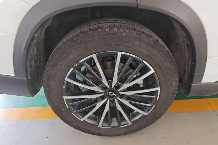 Used Chery Tiggo 8 PRO 2024 Champion Edition 290T Two-Wheel Drive Shining Version 5 Seats Right Rear Wheel Hub