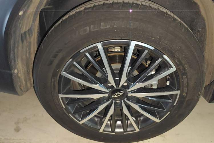 Used Chery Tiggo 8 PRO 2024 Champion Edition 290T Two-Wheel Drive Peak Version 7 Seats Right Rear Wheel Hub