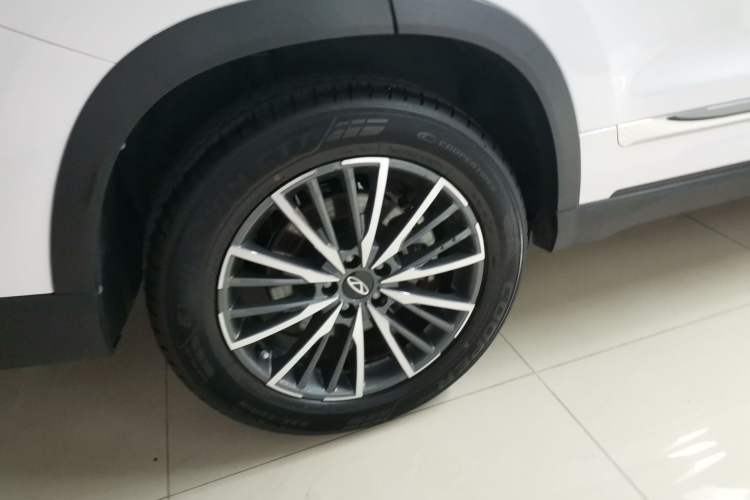 Used Chery Tiggo 8 PRO 2024 Champion Edition 290T Two-Wheel Drive Peak Version 5 Seats Right Rear Wheel Hub