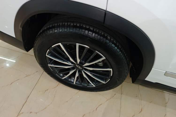 Used Chery Tiggo 8 PRO 2024 Champion Edition 290T Two-Wheel Drive Shining Version 7 Seats Right Rear Wheel Hub