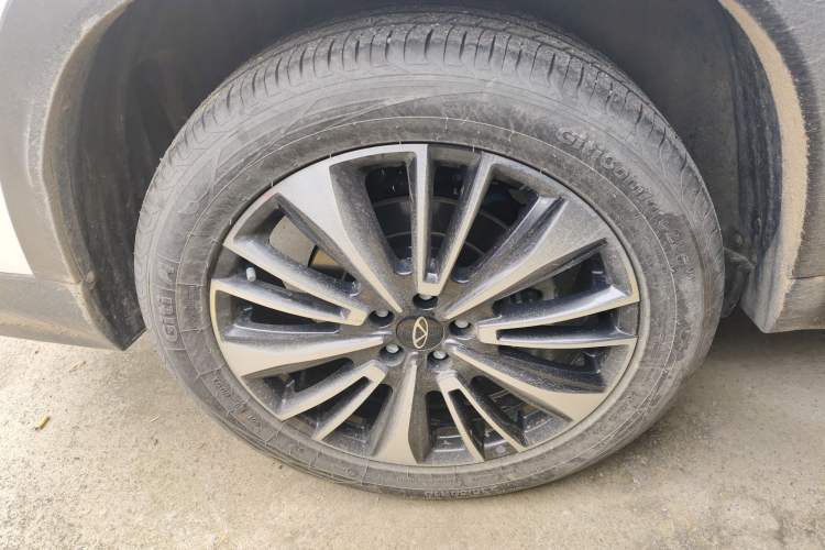 Used Chery Tiggo 8 PRO 2024 Champion Edition 390T Two-Wheel Drive Peak Version 5 Seats Right Rear Wheel Hub
