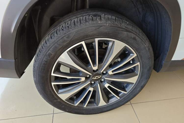 Used Chery Tiggo 8 PRO 2024 Champion Edition 390T Two-Wheel Drive Peak Version 7 Seats Right Rear Wheel Hub