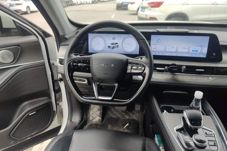 Used Chery Tiggo 8 PRO 2024 Champion Edition 290T Two-Wheel Drive Shining Version 5 Seats Steering Wheel