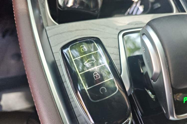 Used Chery Tiggo 8 PRO 2024 Champion Edition 390T Two-Wheel Drive Peak Version 5 Seats Vehicle Key
