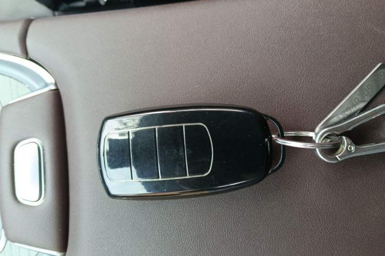 Used Chery Tiggo 8 PRO 2024 Champion Edition 390T Two-Wheel Drive Aoshi Version 7 Seats Vehicle Key